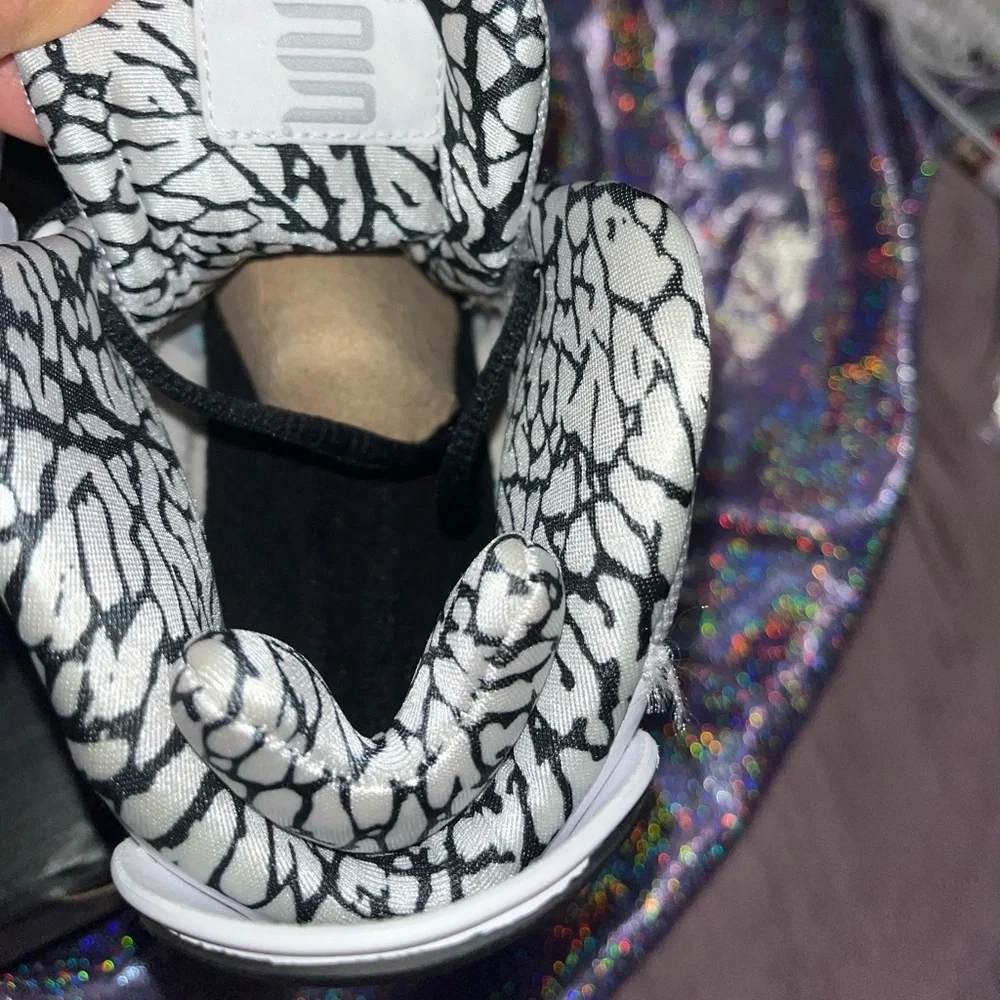 Air Jordan 6 Rings Black and White 